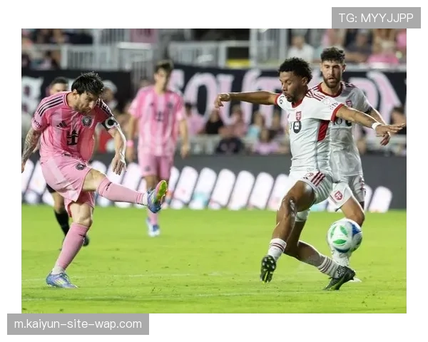 古斯托扳平进球难救主,切尔西边后卫攻防两端压力巨大 古斯托扳平进球难救主,切尔西边后卫攻防两端压力巨大